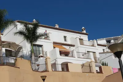 Image de Vacation home in Almuñécar with beautiful city, mountain and sea views.