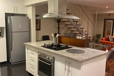 Image de 3br 3. 5 baths Malecón Apartment & Terrace – Walk to Cafes, Parks & More!