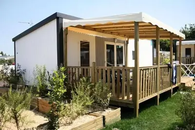 Image de Mobil-home Premium + 40m² (2ch - 5pers) + Tv + Lv + Bbq + Clim + 2 Sdb 5 personnes