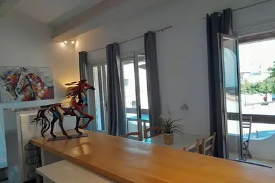Image de Rénové 2024, Plage 180 m, Wifi, Clim, Lave-vaisselle, Smart Tv, cuisine, Balcon