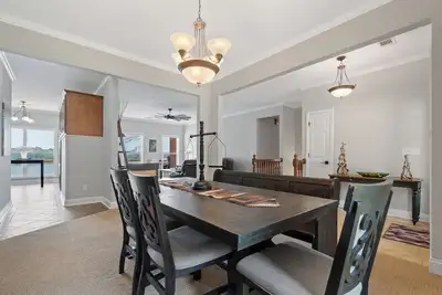 Image de Sleeps 10, Pool table, Big Water-Top 10 fishing spots in Ga! 17ft Water Depth!