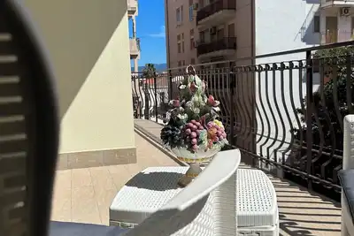 Image de Saturn vacation home. It is located within walking distance of the sea, 150 meters from the center