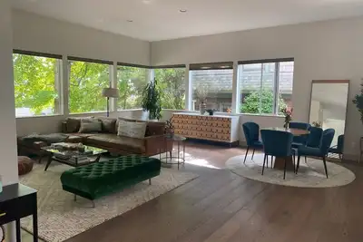 Image de Spacious 4-bedroom Modern house in Queen Anne, Seattle