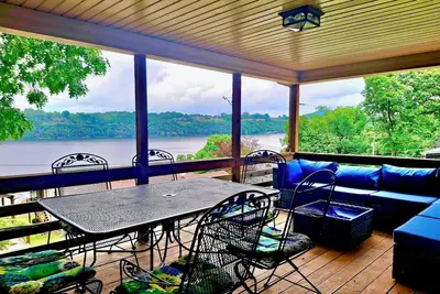 Image de Lakeview Landing, 2 min walk to lake, trailer parking, picturesque, games, Wifi!