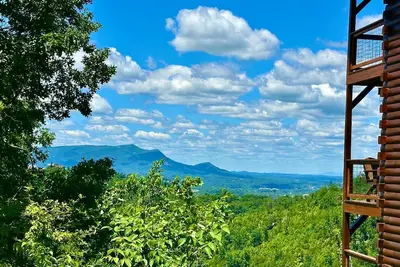 Image de New Amazing View Cabin, 5 miles to Dollywood, 12 miles to Smokies, Sleeps 11