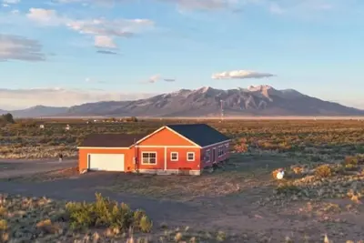 Image de Base Camp Ranch House. One-of-a-kind 3 bedroom, 4 bath house. Inside Alamosa's #1 Campground