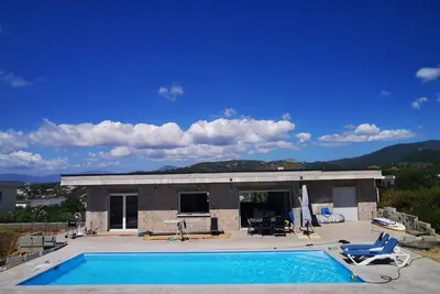 Image de Maison avec piscine privative Ă 2 km d'Agosta-plage.