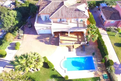 Villa 'Cunill' avec vue sur la mer, Wi-Fi et climatisation