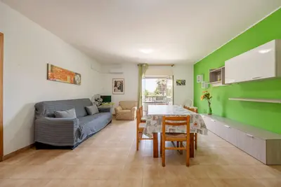 Image de Appartement 'Le Magnolie 7 -1° Piano' avec vue sur la mer, Wi-Fi et climatisation