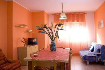 Image de Appartement 'Résidence Le Magnolie 6 - Piano T' avec vue sur la mer, Wi-Fi et climatisation