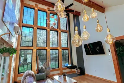 Image de Modern Chalet by Mt. Sunapee