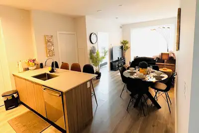 Image de Luxury 1br Condo | Sophisticated & Stylish Stay by Square One
