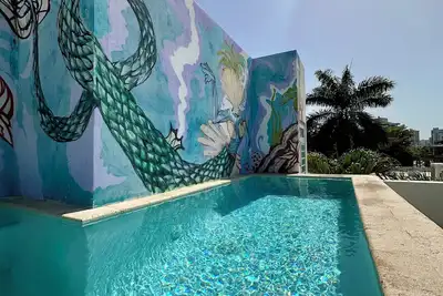 Image de Estrella Urban Oasis: Private Rooftop Pool & Patio