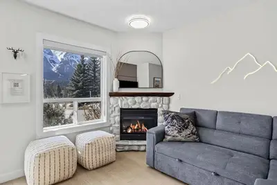 Image de 2br 2ba Harvie Heights Townhouse Retreat with Mountain Views