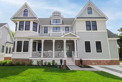Image de Peaceful on Page St - New Construction - 4 Bedrooms