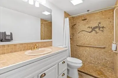 Image de Experience ocean views, a cozy condo in Kihei Is600