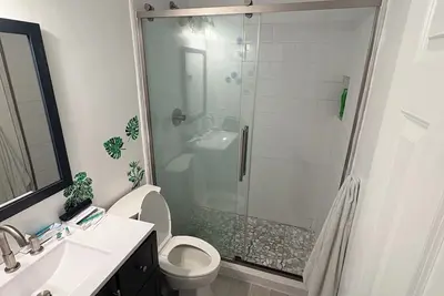 Image de Charming 2-bedroom townhome with WiFi, Ac in superb Charleston.