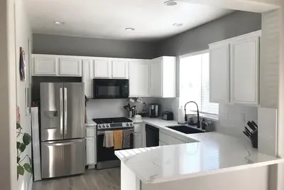 Image de Cozy Renovated Moreno Valley Home - 3bd, 3bth, gym