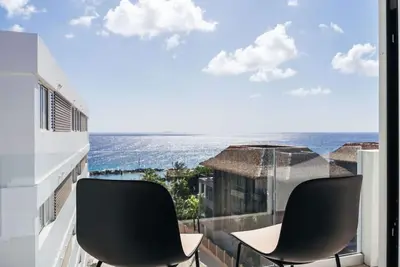 Image de Oceanfront 6br Penthouse of One Mambo 38 & 39 by Bocobay