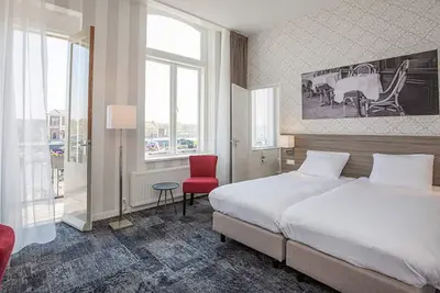 Image de Historic Surroundings with Modern Style and Comfort! Free Breakfast!
