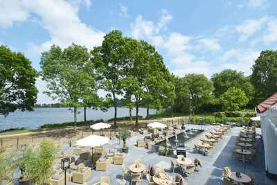 Image de Modern Amenities with Onsite Dining and Easy Access to Cultural Attractions!