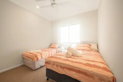 Image de Sweet Home in Griffin, brand new & Spacious, 10 min to North Lake Westfield