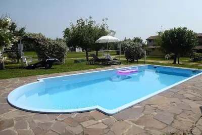 Image de Belle maison de vacances avec climatisation, piscine, Wifi, Tv, terrasse, animaux admis et parking