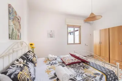 Image de Belle maison de vacances privée pour 4 personnes avec Wifi, climatisation, Tv, patio et parking