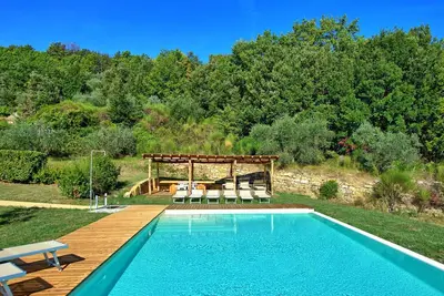 Bel appartement avec piscine, Wifi, Tv, terrasse, vue panoramique, parking, près de San Gimignano
