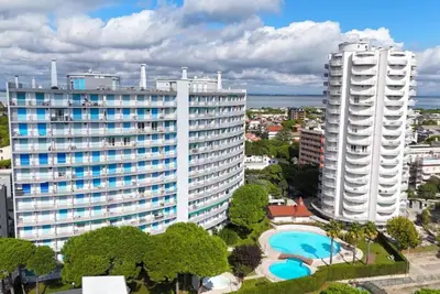 Image de Plongez dans le confort – Studio moderne avec piscine