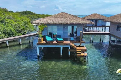 Image de Coral Reef Over Water Bungalow, Bedroom, King Bed, Living Room, Kitchenette