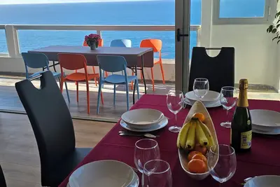 Image de Situé entre entre ciel et mer, proche de tout. Parking gratuit et facile