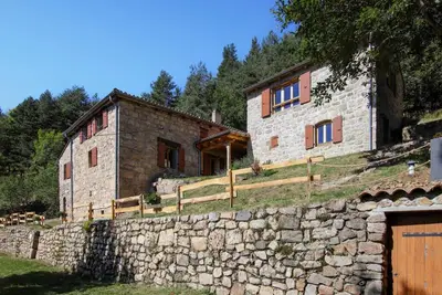 Image de Domaine de Vacances isolé en Ardèche plein Cœur, calme total et nature absolue.