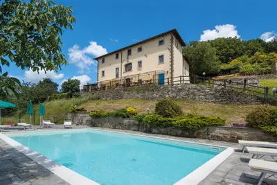 Image de Is a \"terrace on Casentino\" placed at an ideal altitude, seven hundred meters.