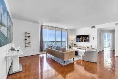 Image de City-View Retreat in Brickell 2br + Free Parking