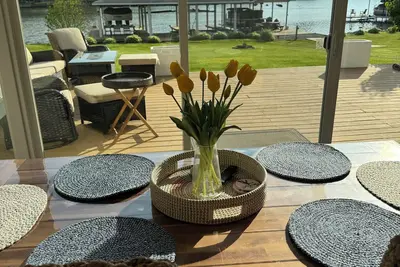 Image de Fishy Cottage 3 Br 2 Ba with Dock on Lake Shafer