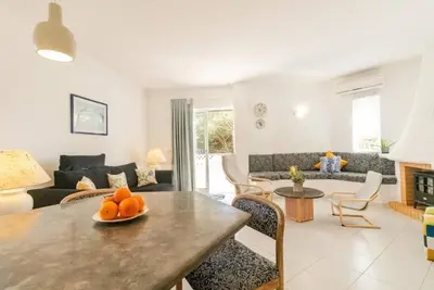 Image de Cozy, 1-bedr. Apt, pool view, gardens in Balaia Golf Village, 10 m walk to beach