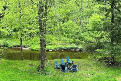 Image de Real log cabin in the forest with modern amenities for the nature lover