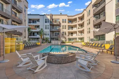 Image de Charming Studio by the Ocean in Marina • Pool • Gym • Hot Tub • Bbq • Office
