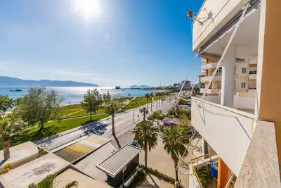 Image de Beachfront Apartment - Near Beach & City