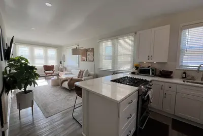 Image de 3 Br/1. 5 Bath condo in Ventnor - block from beach w/ steamshower