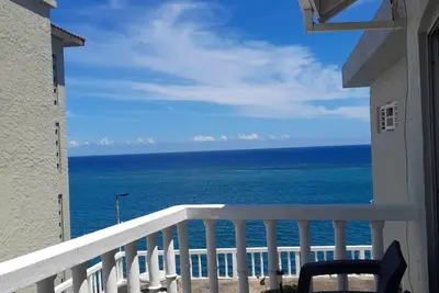 Image de Beachfront 2-bedroom Apartment in Tower Isle