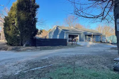Image de Spacious 6-bedroom house in awesome Boonville with WiFi, 8acres, outdoor gym eq.