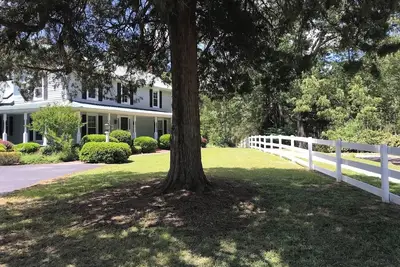 Charming 4br Historic Home with Scenic Views