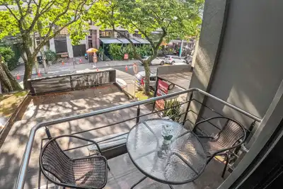 Image de Modern Loft in Cali’s Heart, Steps from Salsa Clubs & Cafés