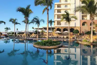 Image de Luxury Oceanfront Escape: 2br Villa at Villa La Valencia, Cabos newest Gem!