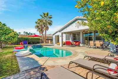 Image de Family Oasis w/ Pool, Spa, Game Room & Pet-Friendly