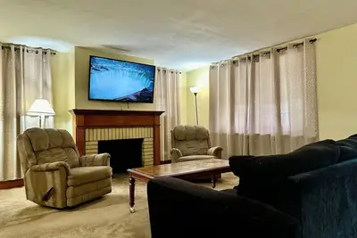 Image de Charming 3-bedroom bungalow with WiFi, Ac in wonderful Niagara Falls