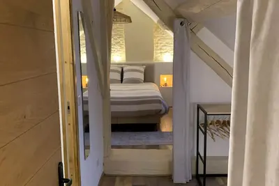 Image de Maison bourguignonne et son pigeonnier au coeur d'un magnifique village viticole