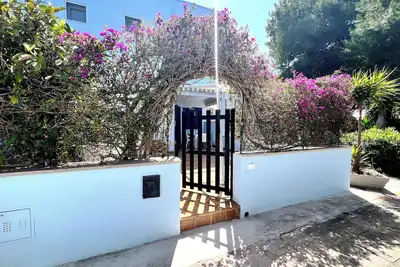 New cottage in T. Bear with private outdoor space 250m walk to the sand